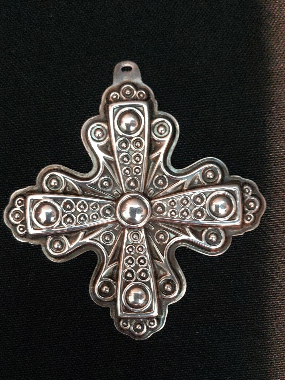 REED & BARTON CROSS/ORNAMENT